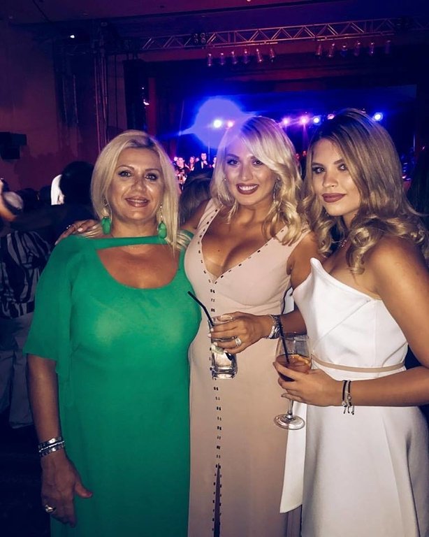 Η βάφτιση της χρονιάς στη Ρόδο -Ηταν κυριολεκτικά όλη η σόουμπιζ εκεί [εικόνες] | iefimerida.gr 14