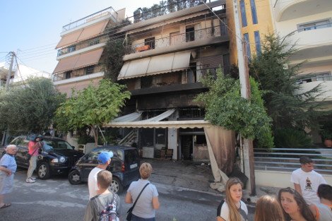 Tα θύματα της τραγωδίας στο Π. Φάληρο: 44χρονη μητέρα 2 παιδιών, 33χρονος πυροσβέστης που θα παντρευόταν σε ένα μήνα [εικόνες] | iefimerida.gr 9