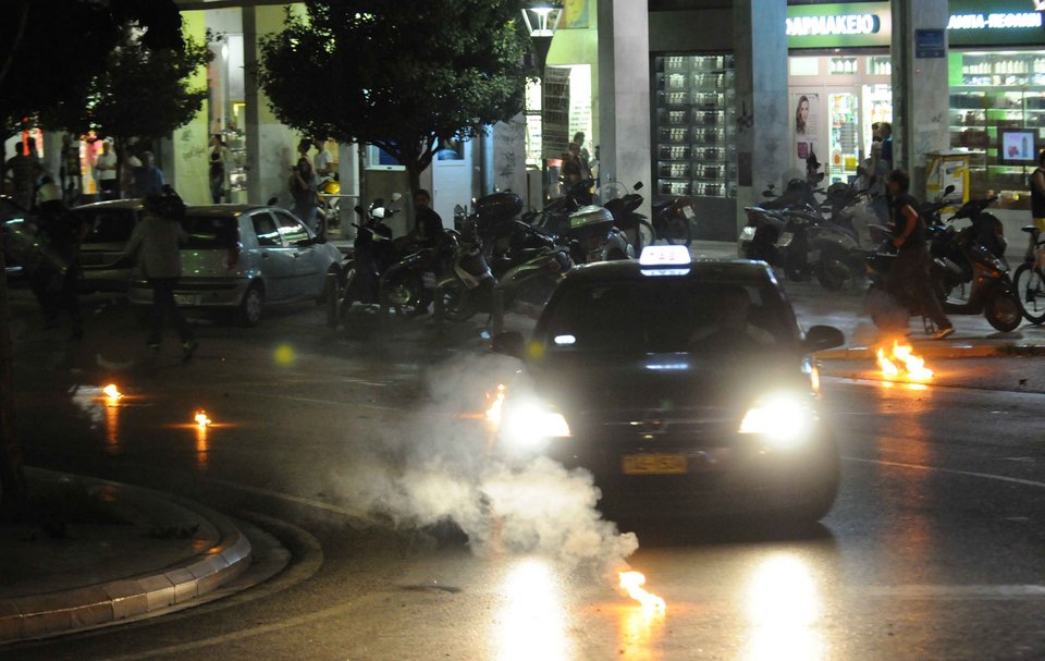 Πεδίο μάχης η Πάτρα -Επεισόδια και τραυματίες στις εκδηλώσεις μνήμης για τον Παύλο Φύσσα [εικόνες&amp;βίντεο] | iefimerida.gr 5