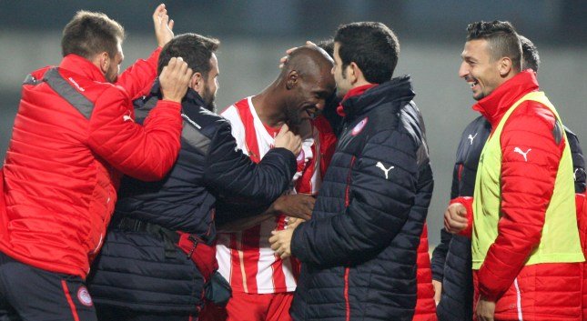 Αποθέωση στον Αμπιντάλ στην Μυτιλήνη [εικόνες] | iefimerida.gr 3