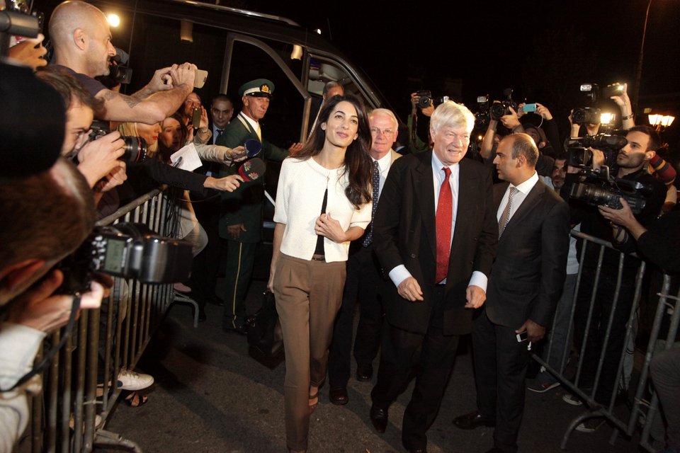 Στην Αθήνα η Αλαμουντίν -Για τη διεκδίκηση των Μαρμάρων του Παρθενώνα [εικόνες] | iefimerida.gr 2