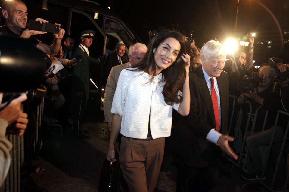 Στην Αθήνα η Αλαμουντίν -Για τη διεκδίκηση των Μαρμάρων του Παρθενώνα [εικόνες] | iefimerida.gr 3