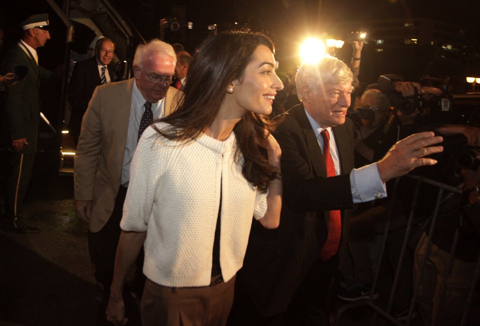 Στην Αθήνα η Αλαμουντίν -Για τη διεκδίκηση των Μαρμάρων του Παρθενώνα [εικόνες] | iefimerida.gr 4