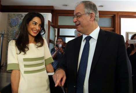 Espresso στο πόδι, 70 λεπτά με τον Τασούλα και πολλά χαμόγελα από την Αμάλ [εικόνες] | iefimerida.gr 0