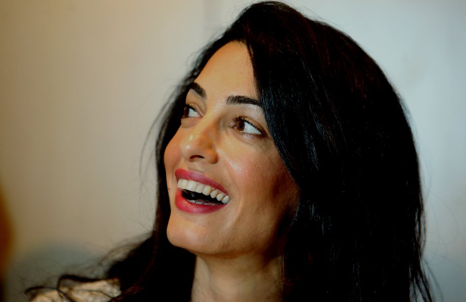 H Αλαμουντίν ανακηρύχθηκε το πιο συναρπαστικό πρόσωπο της χρονιάς [εικόνες & βίντεο] | iefimerida.gr 9