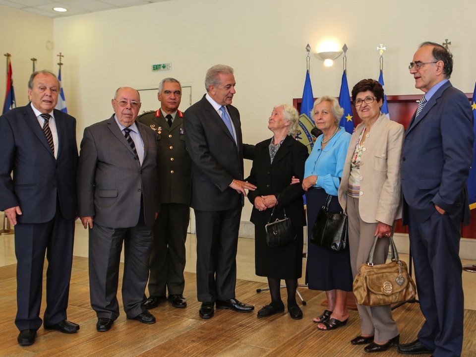 Ερμιόνη Πρίγκου: Η γυναίκα που επί 74 χρόνια φροντίζει τα μνήματα Ελλήνων που «έπεσαν» στο έπος του '40 [εικόνες] | iefimerida.gr 3