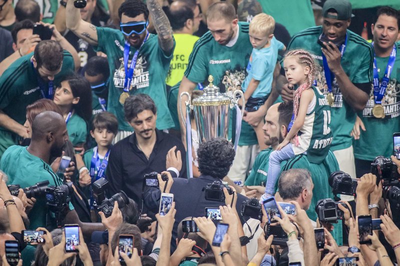 Stoiximan.gr Basket League: Ο Παναθηναϊκός ξανά πρωταθλητής [εικόνες & βίντεο] | iefimerida.gr 2