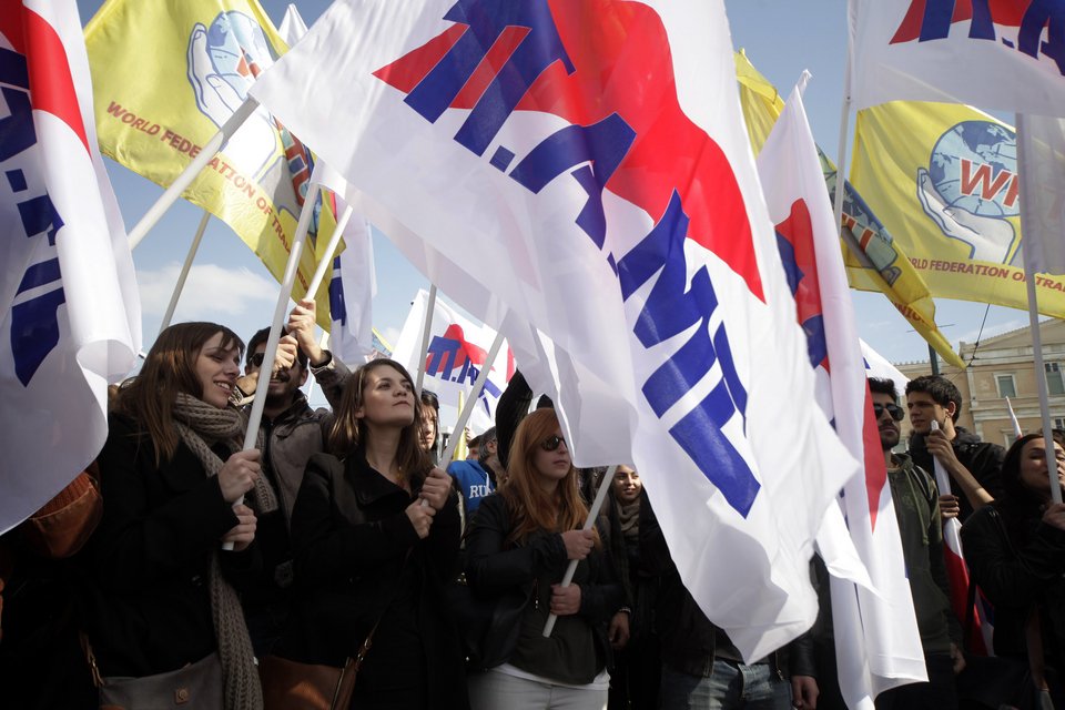 Ογκώδες το συλλαλητήριο του ΠΑΜΕ: Πάνω από 1.000 οργανώσεις εργαζομένων έλαβαν μέρος [εικόνες] | iefimerida.gr 2