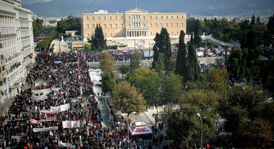 Ογκώδες το συλλαλητήριο του ΠΑΜΕ: Πάνω από 1.000 οργανώσεις εργαζομένων έλαβαν μέρος [εικόνες] | iefimerida.gr 5