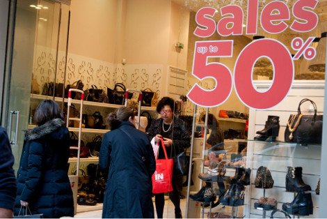 Πρεμιέρα για τις ενδιάμεσες εκπτώσεις [εικόνες] | iefimerida.gr 10