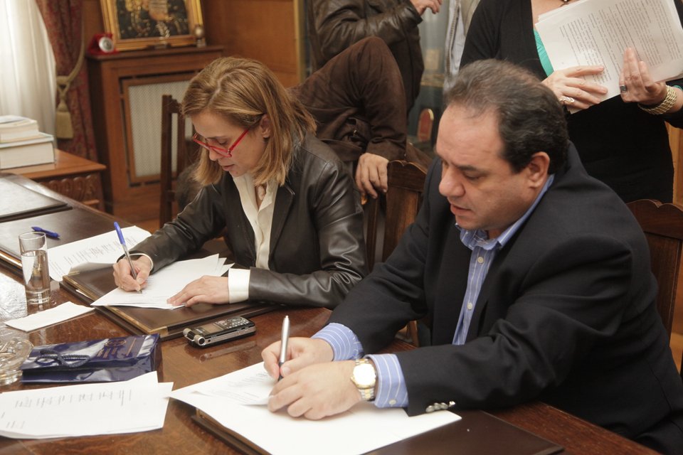 Η «Αποστολή» στηρίζει τους άνεργους δημοσιογράφους -Με δέματα τροφίμων [εικόνες] | iefimerida.gr 3