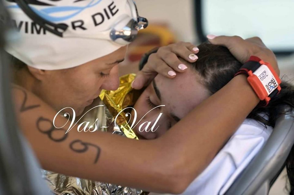 Αγώνας κολύμβησης «εφιάλτης» στον Ισθμό -Κινδύνεψαν παιδιά στα ρεύματα, επίθεση από τσούχτρες [εικόνες] | iefimerida.gr 2