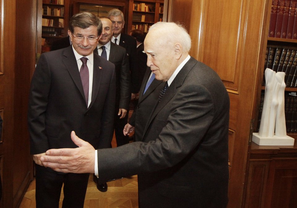 Συγκρατημένα αισιόδοξοι στο Μαξίμου μετά τη συνάντηση Σαμαρά- Νταβούτογλου [εικόνες] | iefimerida.gr 3