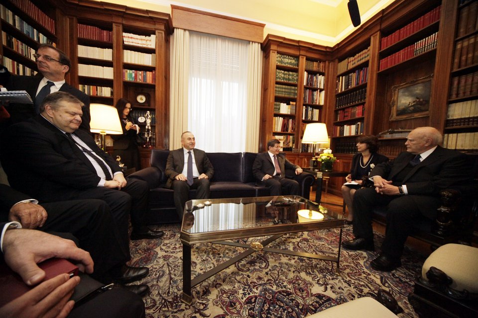 Συγκρατημένα αισιόδοξοι στο Μαξίμου μετά τη συνάντηση Σαμαρά- Νταβούτογλου [εικόνες] | iefimerida.gr 5