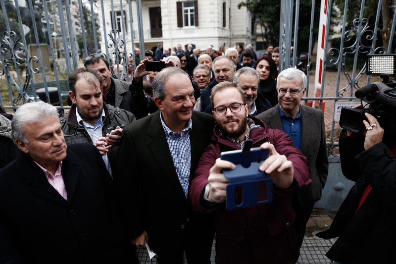 Η εκλογή προέδρου στη ΝΔ μέσα από εικόνες -Σε όλη την Ελλάδα | iefimerida.gr 5