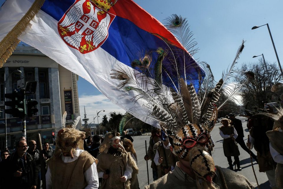 Η πιο «φασαριόζικη» παρέλαση -Νταούλια, χοροί και κουδούνες στους δρόμους της Θεσσαλονίκης [εικόνες]  | iefimerida.gr 3