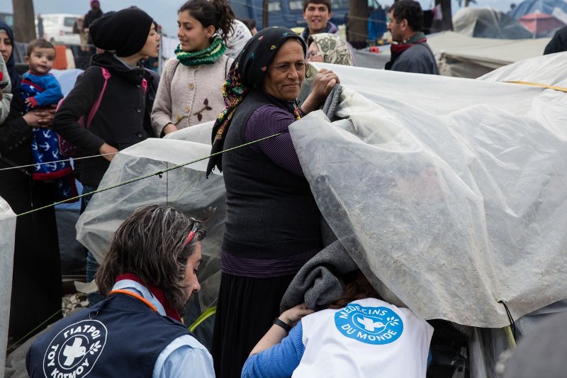 Γεννητούρια στην Ειδομένη -24χρονη έφερε στον κόσμο κοριτσάκι μέσα σε σκηνή [εικόνες] | iefimerida.gr 2