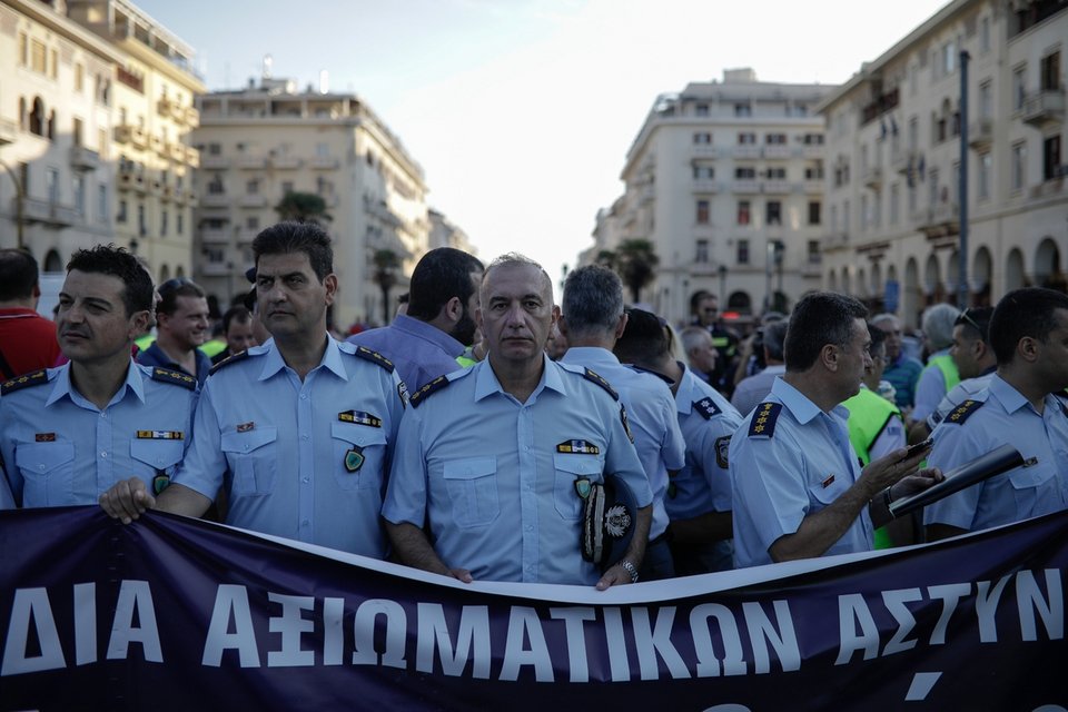 Πορεία ενστόλων στο κέντρο της Θεσσαλονίκης -Παρών και ο αρχηγός της ΕΛ.ΑΣ! [εικόνες&βίντεο] | iefimerida.gr 5