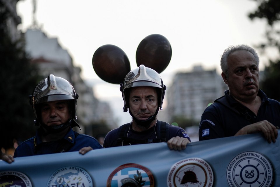 Πορεία ενστόλων στο κέντρο της Θεσσαλονίκης -Παρών και ο αρχηγός της ΕΛ.ΑΣ! [εικόνες&βίντεο] | iefimerida.gr 4