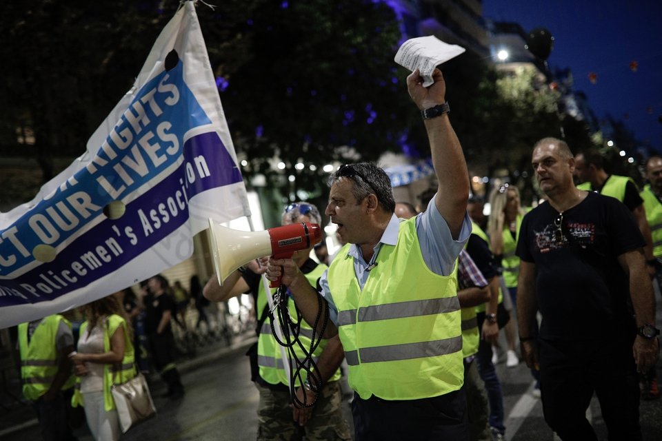 Πορεία ενστόλων στο κέντρο της Θεσσαλονίκης -Παρών και ο αρχηγός της ΕΛ.ΑΣ! [εικόνες&βίντεο] | iefimerida.gr 7