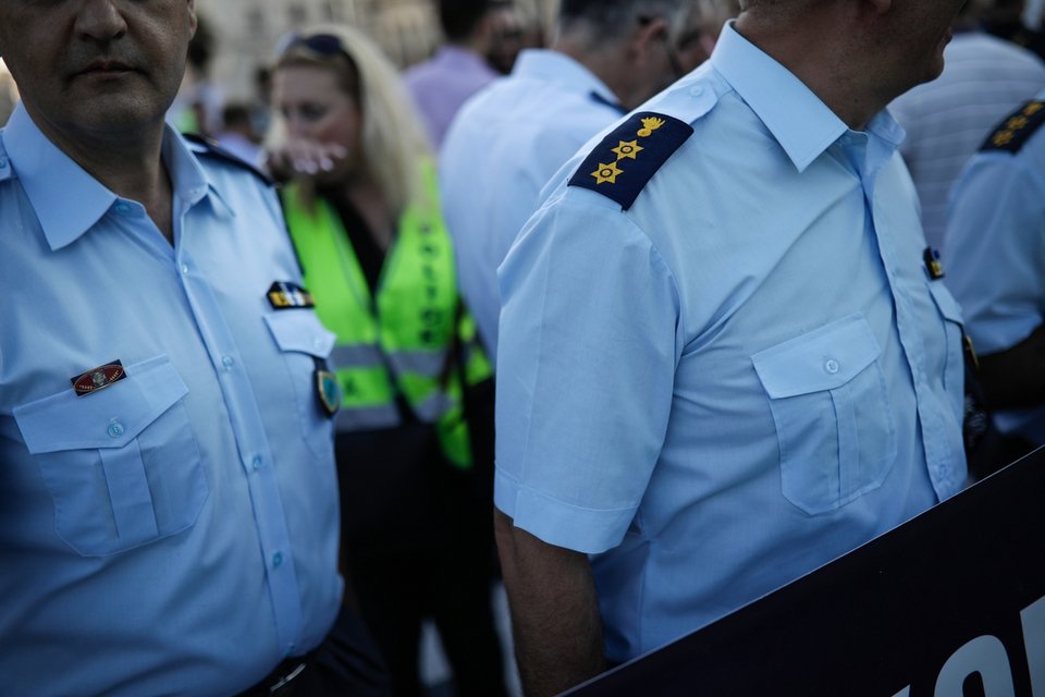 Πορεία ενστόλων στο κέντρο της Θεσσαλονίκης -Παρών και ο αρχηγός της ΕΛ.ΑΣ! [εικόνες&βίντεο] | iefimerida.gr 2