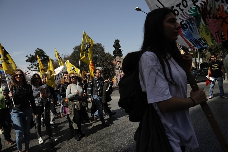 Stop Afrin: Κούρδοι ξάπλωσαν στους δρόμους της Θεσσαλονίκης, διαμαρτυρία κατά της εισβολής [εικόνες] | iefimerida.gr 3