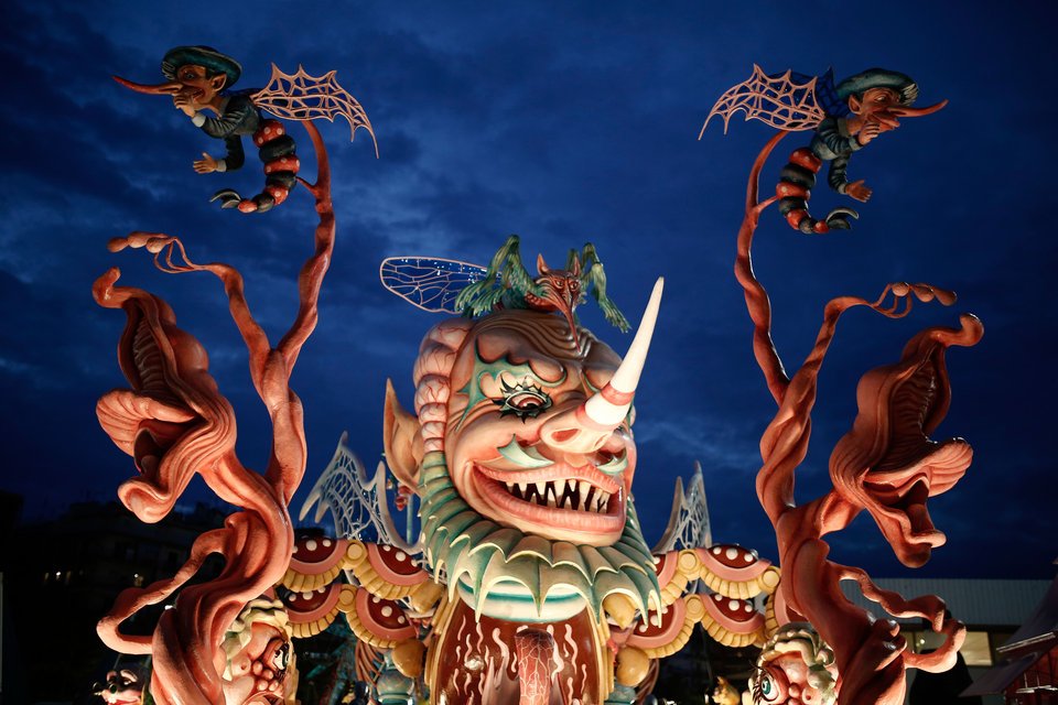 Tι είναι η ΔΕΘ; Περίπατος χεράκι χεράκι, ελέφαντες και μπαλόνια στη φθινοπωρινή βόλτα της Θεσσαλονίκης [εικόνες] | iefimerida.gr 5