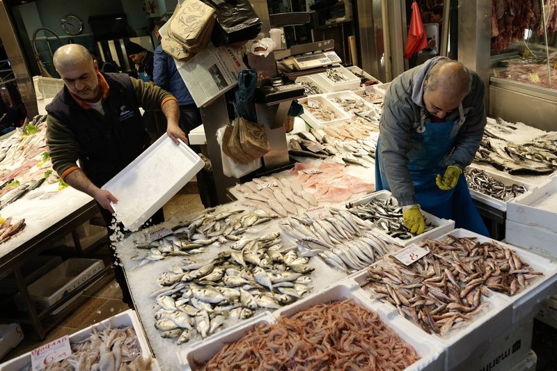 Τα τελευταία ψώνια στην αγορά της Θεσσαλονίκης [εικόνες] | iefimerida.gr 6