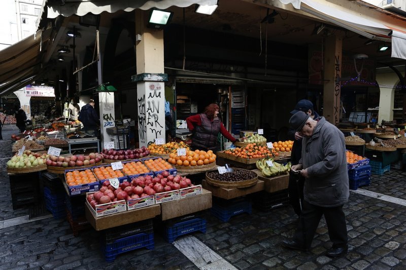 Τα τελευταία ψώνια στην αγορά της Θεσσαλονίκης [εικόνες] | iefimerida.gr 8