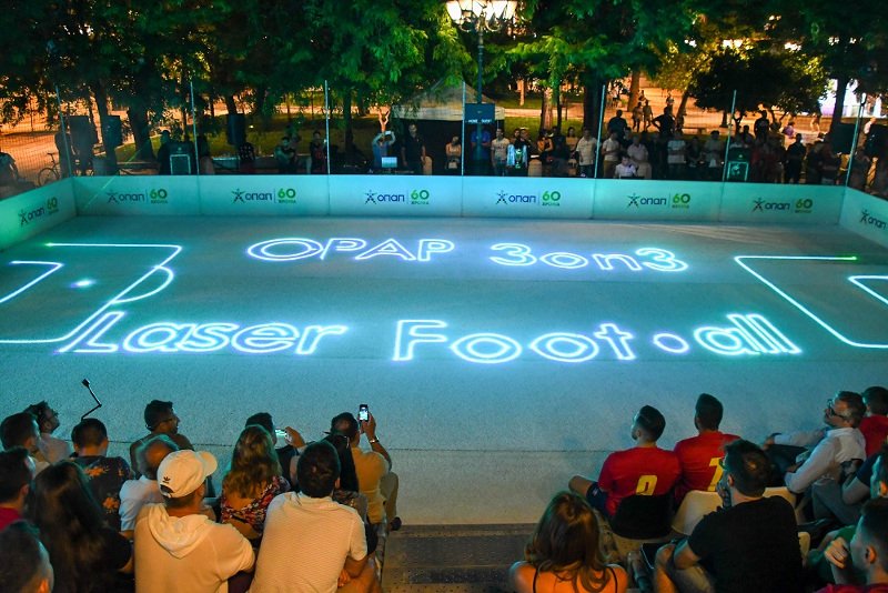 Ποδοσφαιρική πανδαισία με… λέιζερ στο Σύνταγμα [βίντεο] | iefimerida.gr 1