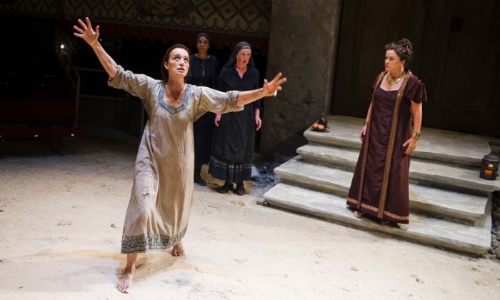 Η Ηλέκτρα του Σοφοκλή, κατακτά το Λονδίνο με πρωταγωνίστρια την Κριστίν Σκοτ Τόμας -Για θρίαμβο μιλούν οι κριτικοί [εικόνες] | iefimerida.gr 2