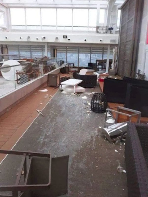 29 εικόνες και βίντεο σοκ που αποδεικνύουν πόσο τρομακτικό ήταν να είσαι για ώρες παγιδευμένος στο ακυβέρνητο Viking Sky | iefimerida.gr 14
