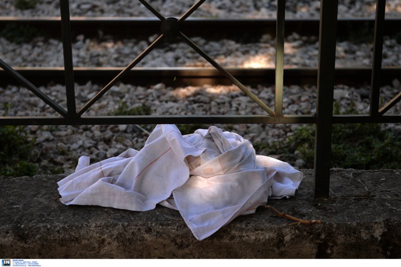 Τρένο παρέσυρε και σκότωσε νεαρή γυναίκα στην Αγίου Μελετίου  | iefimerida.gr 0