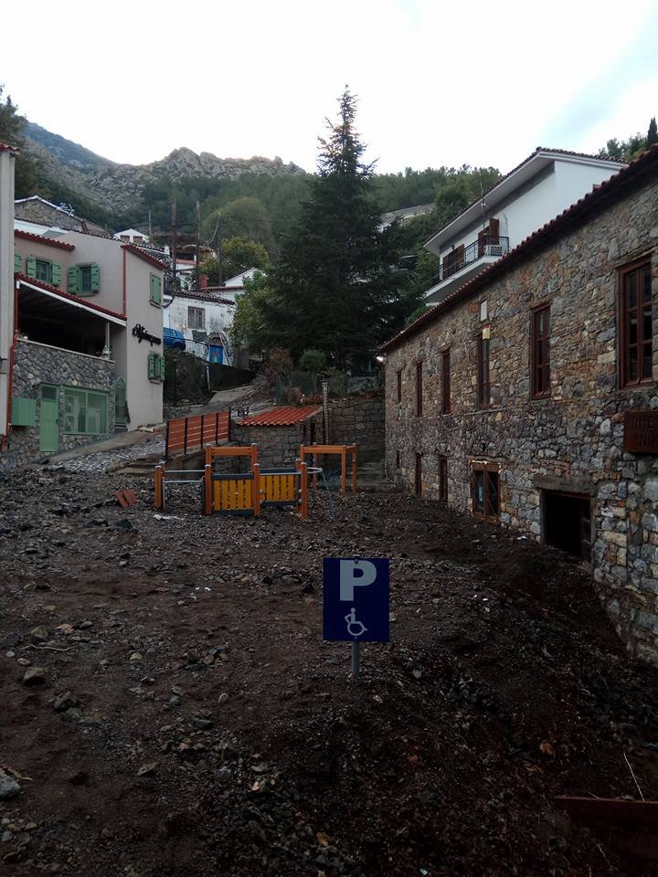 «Κατέβηκε το βουνό» στη Σαμοθράκη -Θάφτηκαν στη λάσπη σπίτια, ΙΧ & δρόμοι | iefimerida.gr 28