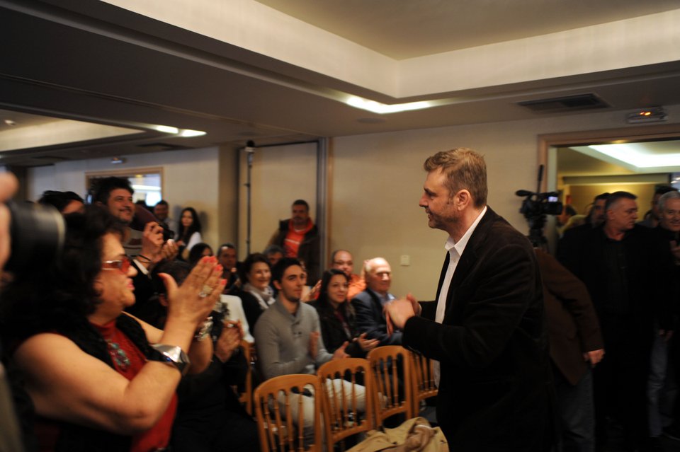 Ο Γκλέτσος παρουσίασε την «Τελεία»: Θα φοβίσουμε τα κόμματα της εξουσίας  [εικόνες]  | iefimerida.gr 3