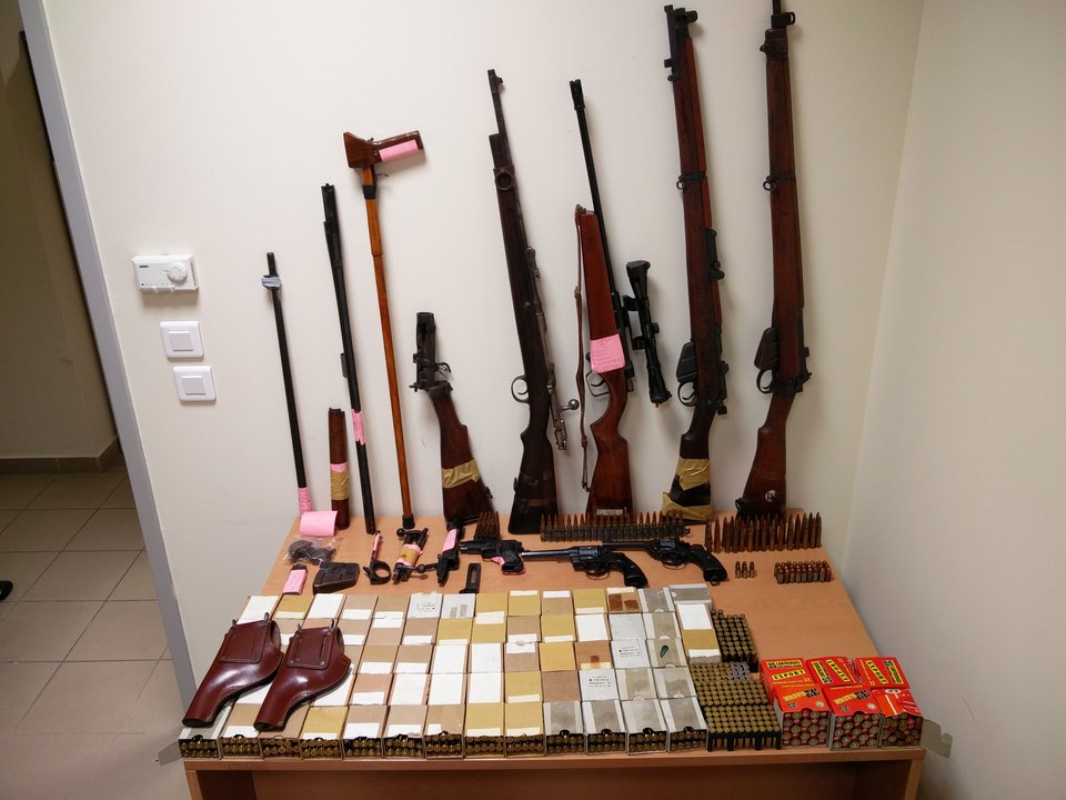 Σπίτι – οπλοστάσιο στα Γρεβενά [εικόνες] | iefimerida.gr 0