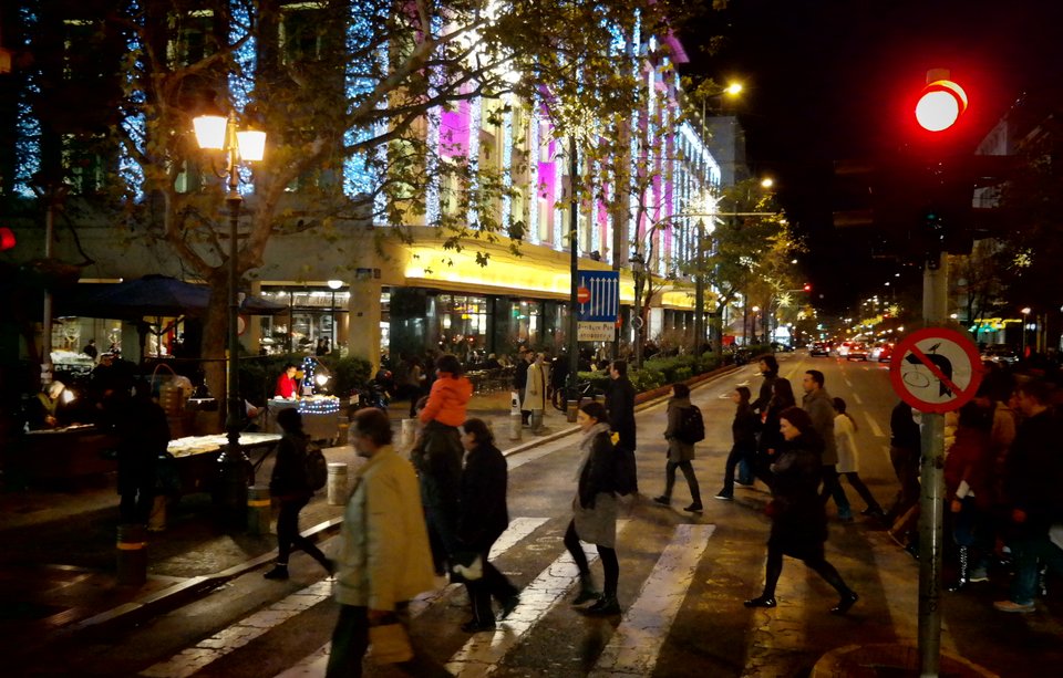 Τα Χριστούγεννα την Τρίτη θυμήθηκαν την Αθήνα [εικόνες] | iefimerida.gr 0