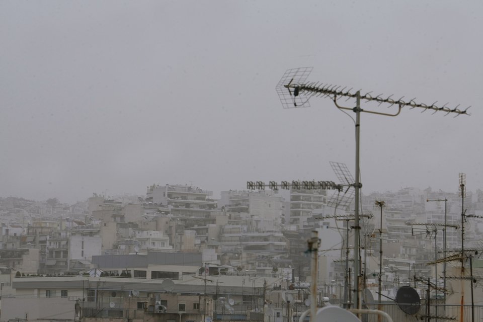 Αφρικανική σκόνη σκέπασε την Αθήνα: Αποπνικτική η ατμόσφαιρα [εικόνες] | iefimerida.gr 5