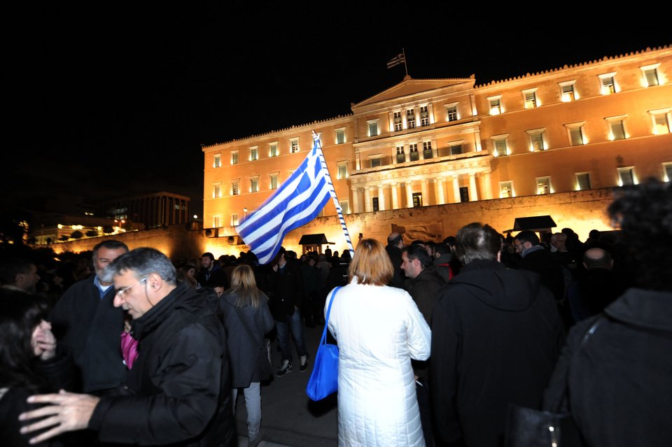 Χιλιάδες πολίτες λένε «όχι» στη λιτότητα: Τα μηνύματα στη συγκέντρωση στο Σύνταγμα [εικόνες & βίντεο] | iefimerida.gr 9