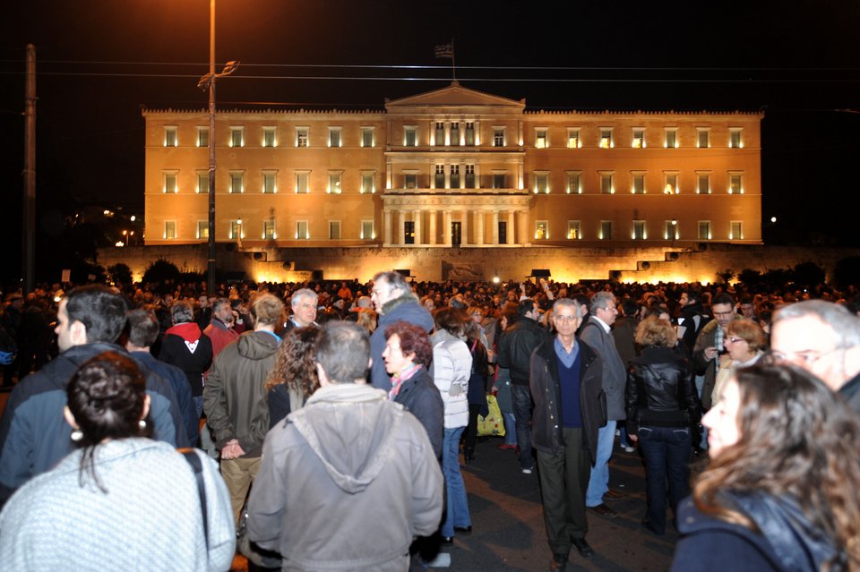 Χιλιάδες πολίτες λένε «όχι» στη λιτότητα: Τα μηνύματα στη συγκέντρωση στο Σύνταγμα [εικόνες & βίντεο] | iefimerida.gr 8