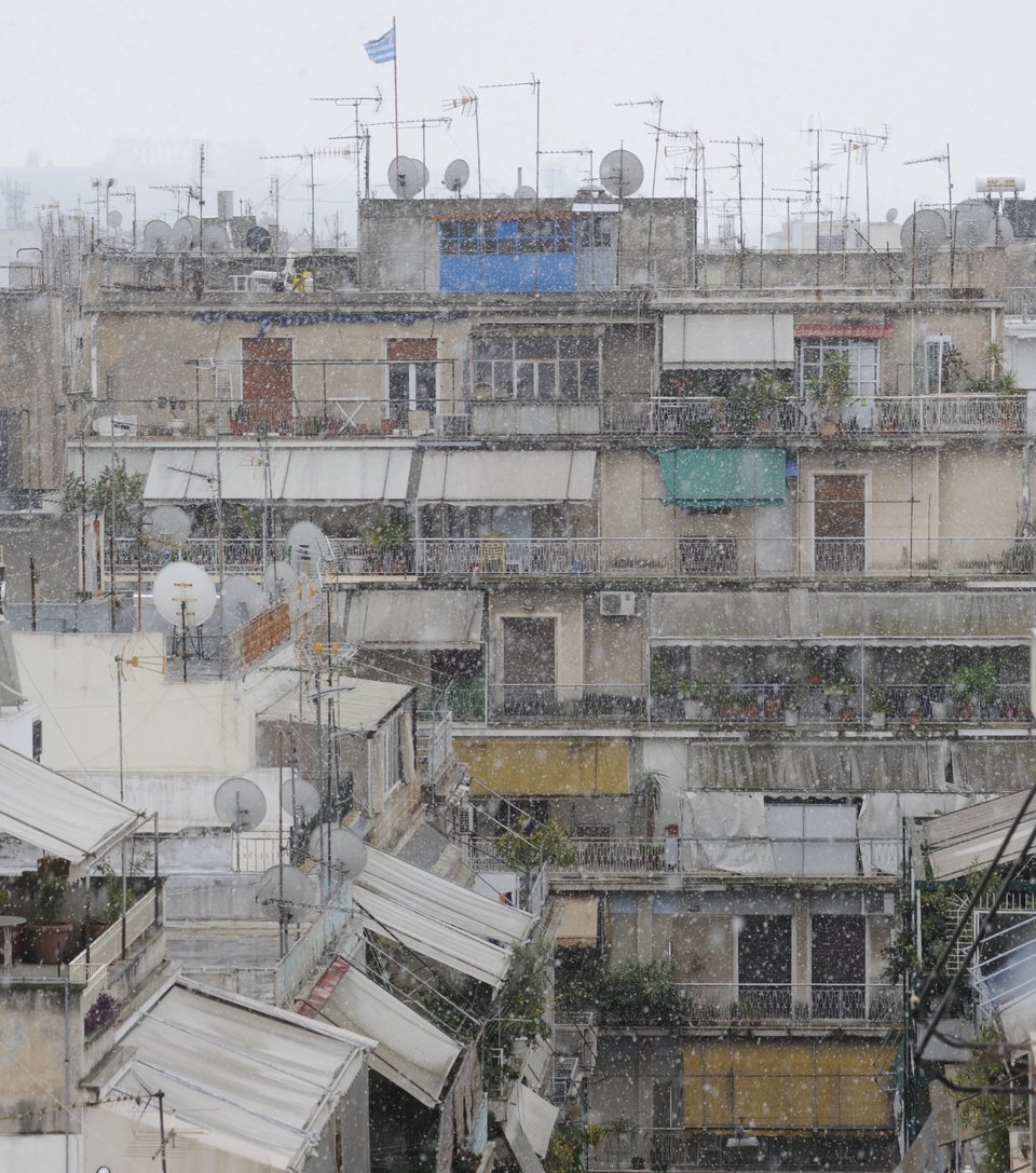 Στα λευκά η χώρα: Χιόνια στην Αττική και το κέντρο της Αθήνας [εικόνες] | iefimerida.gr 5