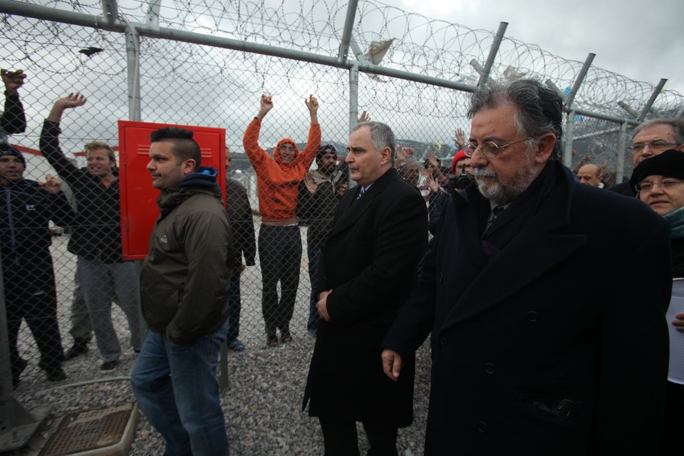 Πανούσης: «Τα κέντρα κράτησης τελειώνουν» - Στην Αμυγδαλέζα μετά την αυτοκτονία μετανάστη | iefimerida.gr 8