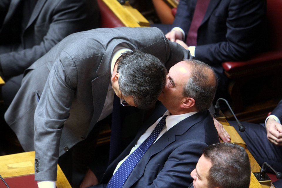 Το «καλορίζικος» του Καραμανλή στον Σαμαρά και η αντίδραση του προέδρου της ΝΔ [εικόνες] | iefimerida.gr 2