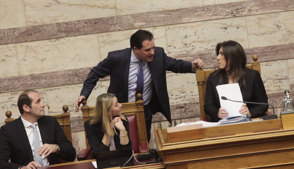 Το backstage της ψηφοφορίας: Xάδια, πειράγματα και ο Βαρουφάκης που «έφαγε» τη θέση του Δραγασάκη [εικόνες] | iefimerida.gr 8