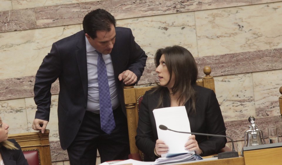 Το backstage της ψηφοφορίας: Xάδια, πειράγματα και ο Βαρουφάκης που «έφαγε» τη θέση του Δραγασάκη [εικόνες] | iefimerida.gr 9