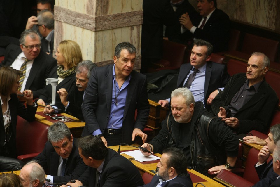 Το backstage της ψηφοφορίας: Xάδια, πειράγματα και ο Βαρουφάκης που «έφαγε» τη θέση του Δραγασάκη [εικόνες] | iefimerida.gr 2