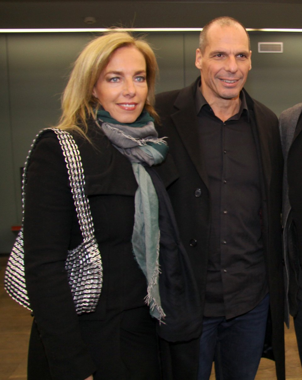 Η κρίση έκανε celebrities το ζεύγος Βαρουφάκη-Στράτου -Μια αναδρομή σε 6 μήνες ταραχής [εικόνες] | iefimerida.gr 0