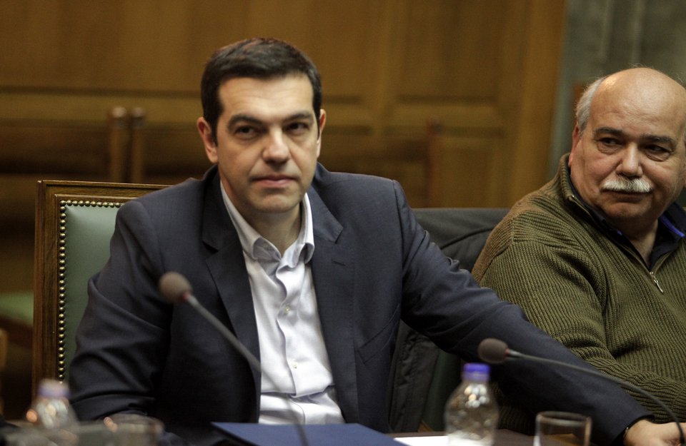 Δραματική σύσκεψη Τσίπρα – υπουργών: Εχει μερικές ώρες για να φέρει μέτρα | iefimerida.gr 0