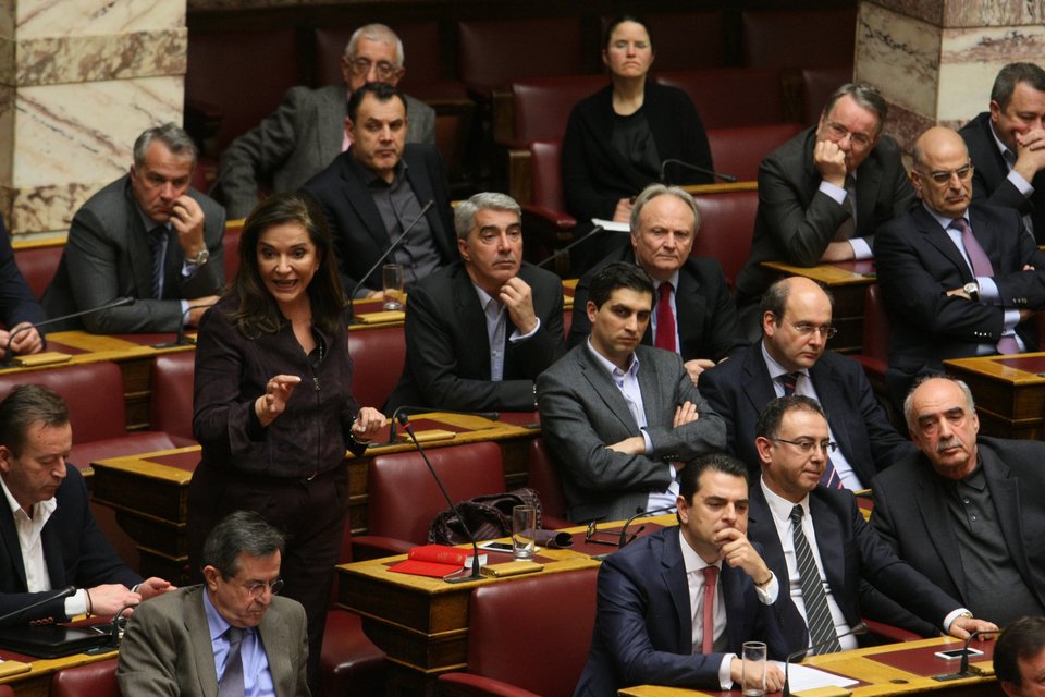 «Κακός χαμός» στη Βουλή με Κωνσταντοπούλου για Χρυσή Αυγή και Μνημόνιο [εικόνες & βίντεο] | iefimerida.gr 4