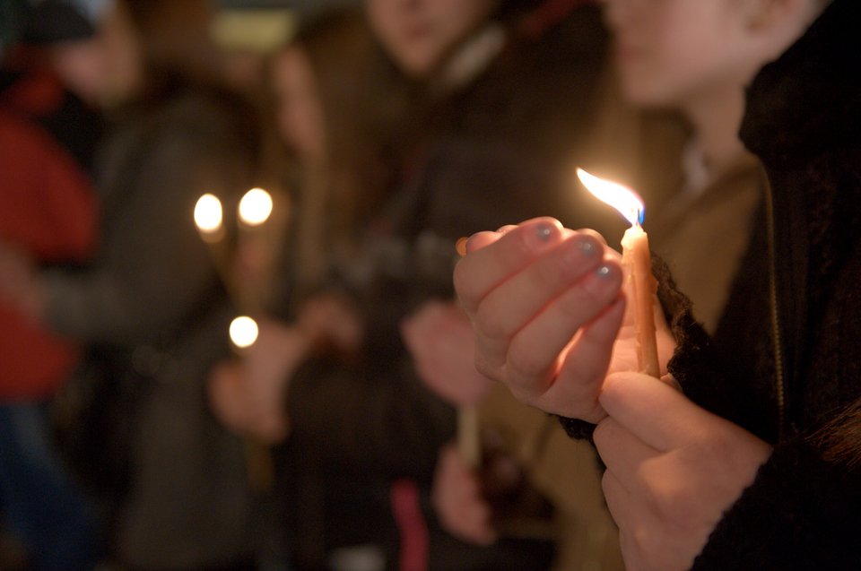 Συγκλονιστική σιωπηρή διαμαρτυρία για Ιωάννινα για τον Βαγγέλη -Χιλιάδες στο δρόμο [εικόνες] | iefimerida.gr 1